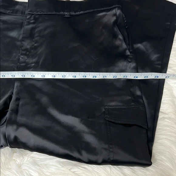 New Torrid Relaxed Taper Satin Cargo Pant Sleek Satin Pants size 16 - Picture 14 of 16